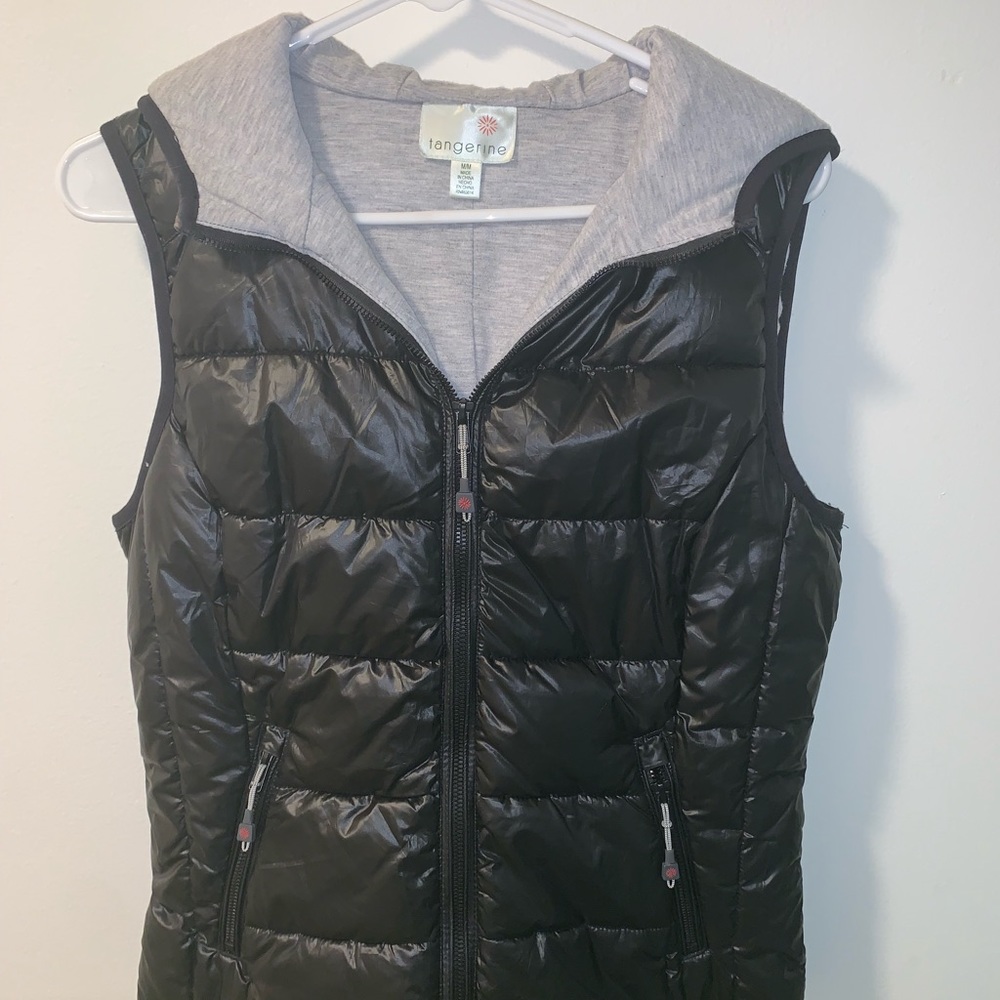 Black puffer vest